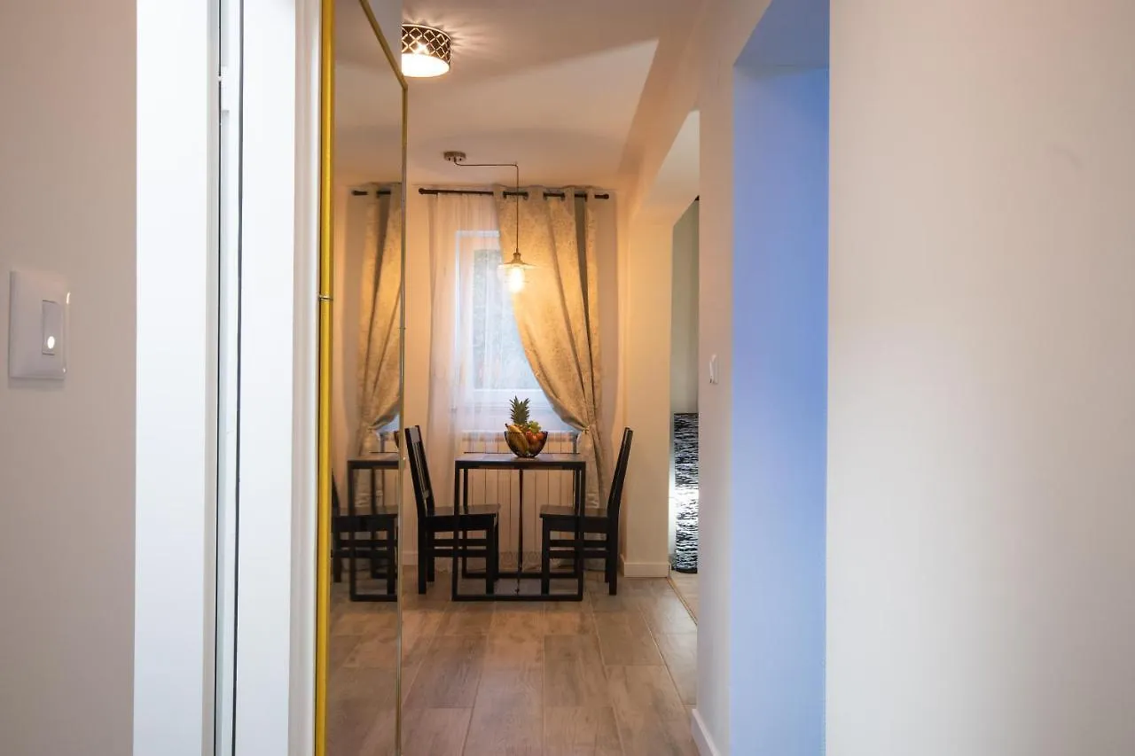 Wellness Studio D'Or - Exclusive New Apartment With Whirlpool, Sauna, Sunny Terrace, Private Parking Poreč