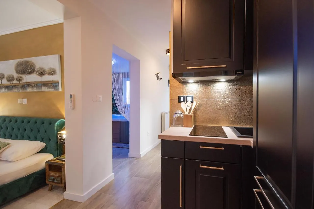 Wellness Studio D'Or - Exclusive New Apartment With Whirlpool, Sauna, Sunny Terrace, Private Parking Poreč